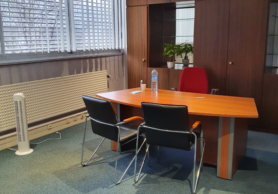 Un bureau individuel fermé